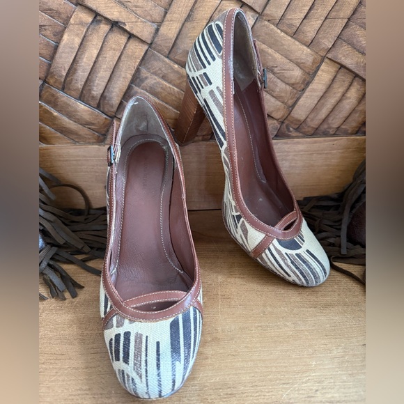 Banana Republic Shoes - Banana Republic Linen and Leather Brown Pumps Size 7.5